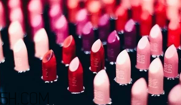 紀(jì)梵希新版禁忌之吻有哪些色號？紀(jì)梵希禁忌之吻霓虹唇膏試色