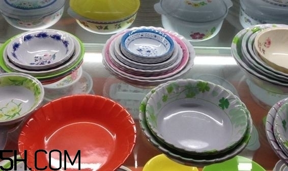 什么是仿瓷碗？仿瓷碗是塑料碗嗎？