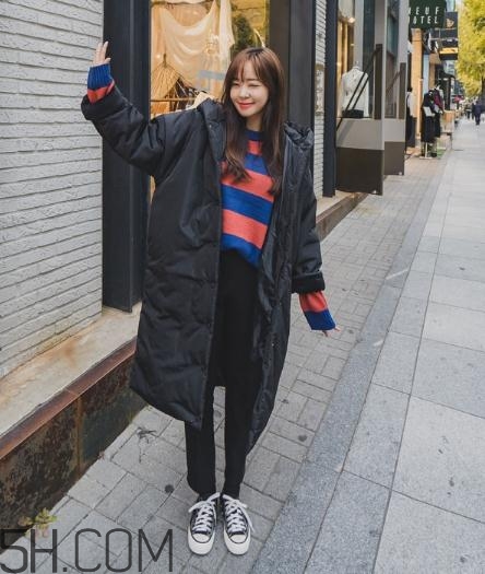 黑色面包服怎么搭配？黑色面包服搭配圖片