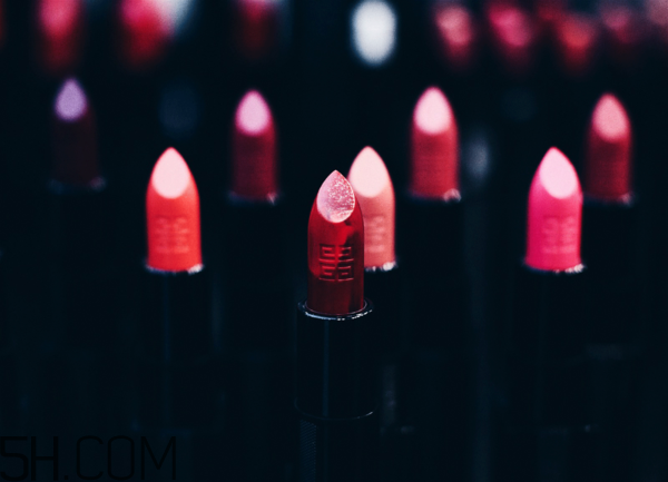 紀梵希新版禁忌之吻色號試色 紀梵希禁忌之吻16號好用嗎 紀梵希新版禁忌之吻色號試色 紀梵希禁忌之吻16號好用嗎