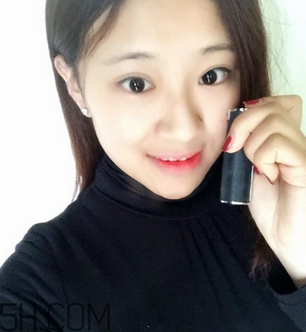 紀(jì)梵希小羊皮304是什么顏色？紀(jì)梵希小羊皮滋潤(rùn)嗎？