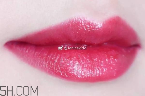 紀(jì)梵希新版禁忌之吻有哪些色號？紀(jì)梵希禁忌之吻霓虹唇膏試色