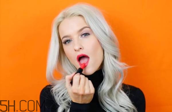 紀(jì)梵希新版禁忌之吻有哪些色號？紀(jì)梵希禁忌之吻霓虹唇膏試色