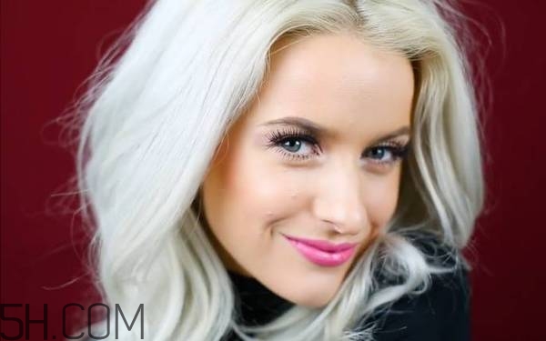 紀(jì)梵希新版禁忌之吻有哪些色號？紀(jì)梵希禁忌之吻霓虹唇膏試色