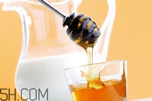 牛奶加蜂蜜的功效是什么？牛奶加蜂蜜可以減肥嗎？