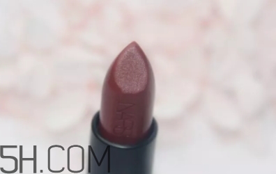 nars mona和mac chili顏色一樣嗎？nars mona和chili試色對(duì)比