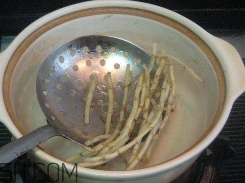 愛長痘吃什么食物好？愛長痘的食物禁忌有哪些？