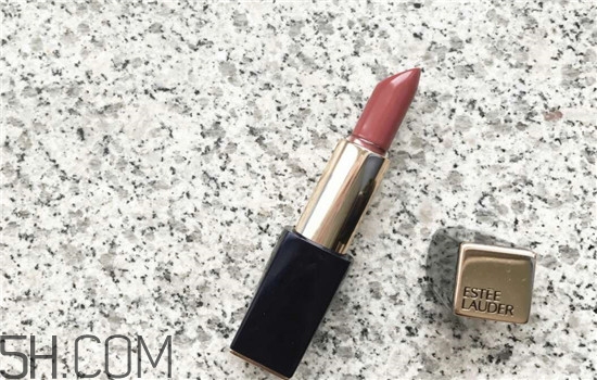 秋冬適合涂什么顏色的口紅？怎么涂口紅持久不掉色？