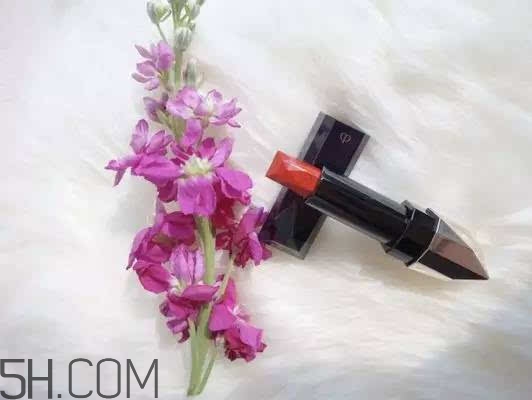 涂口紅前用bb打底可以嗎？最近比較火的口紅品牌有哪些？