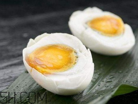 腌50個(gè)鵝蛋用多少鹽 腌制鵝蛋50只放多少鹽 腌50個(gè)鵝蛋用多少鹽 腌制鵝蛋50只放多少鹽