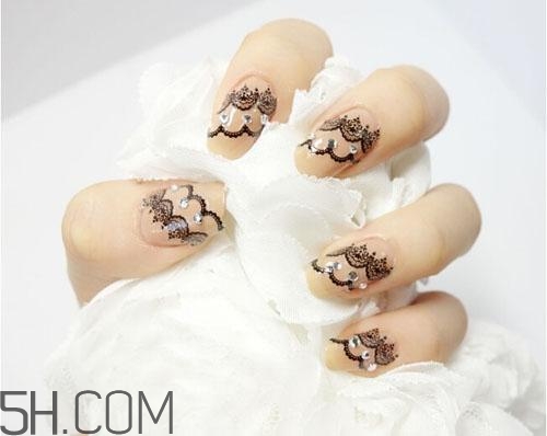 手指粗做什么美甲好看？蕾絲美甲怎么做教程圖解