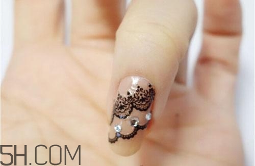 手指粗做什么美甲好看？蕾絲美甲怎么做教程圖解