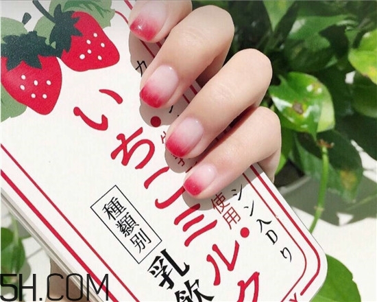什么牌子指甲油好用？2018清新美甲圖片最新款