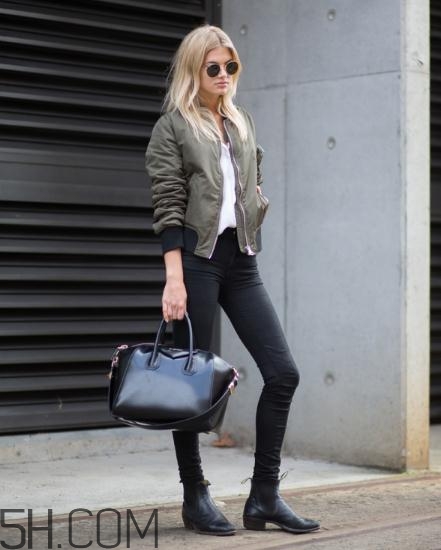 綠色飛行夾克怎么搭配？綠色飛行員夾克搭配女