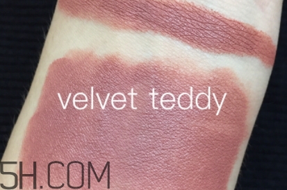 mac velvet teddy質(zhì)地干嗎？mac velvet teddy適合黃皮嗎