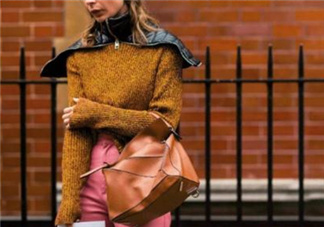 焦糖色包包配什么顏色好看？焦糖色包包搭配圖片