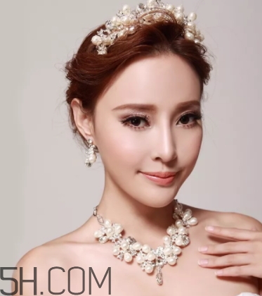 2018流行什么婚紗？2018婚紗款式圖片