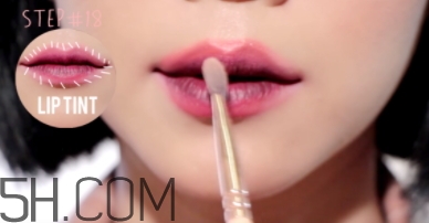 2018年流行什么唇妝？2018年流行唇妝怎么化