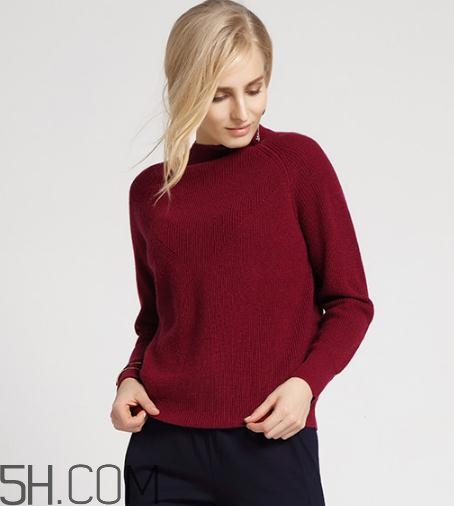 羊絨衫可以貼身穿嗎？羊絨衫里面穿什么？