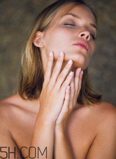 潔爾陰要用清水洗嗎？潔爾陰要稀釋嗎？