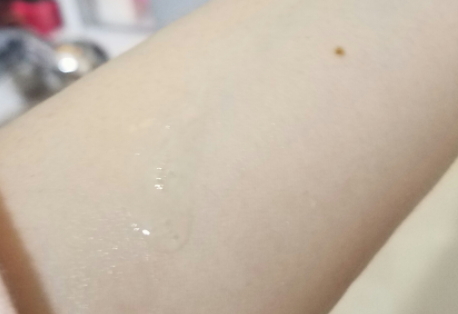 雅頓金膠怎么打開？雅頓金膠膠囊怎么扭開？