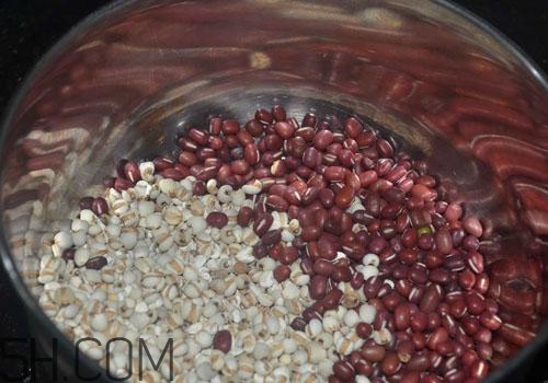 紅豆薏米加紅糖好嗎？紅豆薏米加紅糖的功效有哪些？
