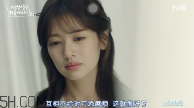 腫泡眼怎么化妝 腫泡眼畫(huà)什么妝容好