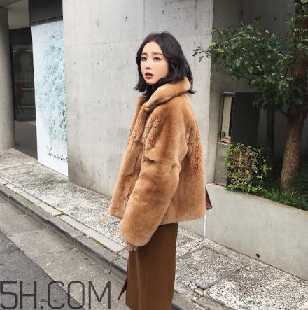 兔毛皮草掉毛嗎？兔毛皮草掉毛怎么處理？