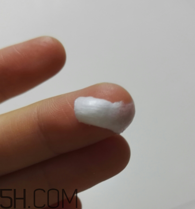 歐詩(shī)漫控油潔面乳適合膚質(zhì)_是泡沫潔面嗎 歐詩(shī)漫控油潔面乳適合膚質(zhì)_是泡沫潔面嗎