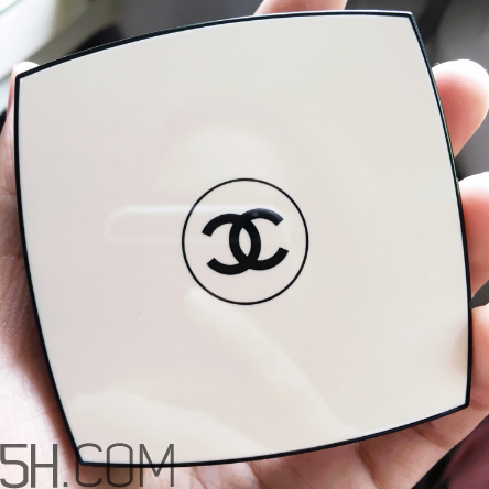 chanel氣墊水粉底好用嗎？香奈兒氣墊水粉底使用感受