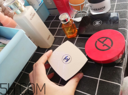 阿瑪尼新款精華氣墊粉底和chanel氣墊粉底對(duì)比測評(píng)