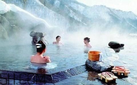冬季泡溫泉有什么好處？冬季泡溫泉需要注意些什么？