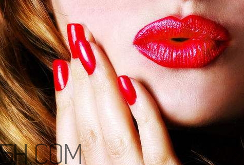 紀梵希2018中國新年限量口紅305多少錢_試色 紀梵希2018中國新年限量口紅305多少錢_試色