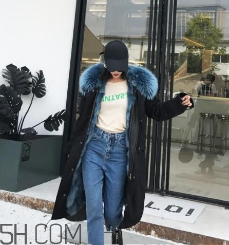 黑色派克服怎么搭配？黑色派克大衣搭配圖