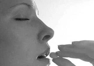 食道癌的早期癥狀有哪些？如何今早發(fā)現(xiàn)食道癌？