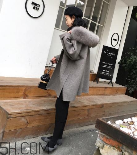 羊駝絨大衣暖和嗎？羊駝絨大衣和羽絨服哪個(gè)暖和？