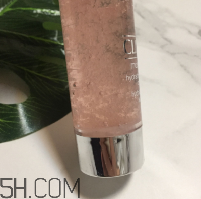 倩碧水磁場凝露適合油皮嗎？適合夏天嗎？