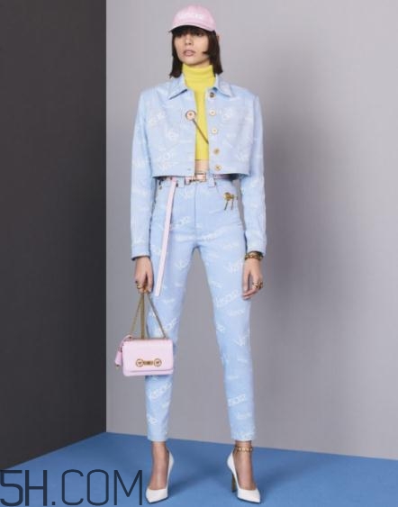 versace2018早秋服裝系列好看嗎_有哪些款式？