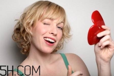 決定女人衰老的因素有哪些？女人易衰老的部位有哪些？