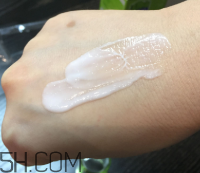 百雀羚明星眼霜什么功效？適合秋冬用嗎？