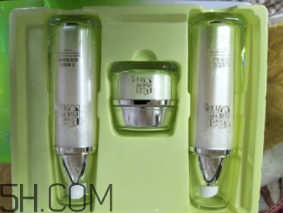 百雀羚至臻皙白組合套裝包含哪些？什么功效？