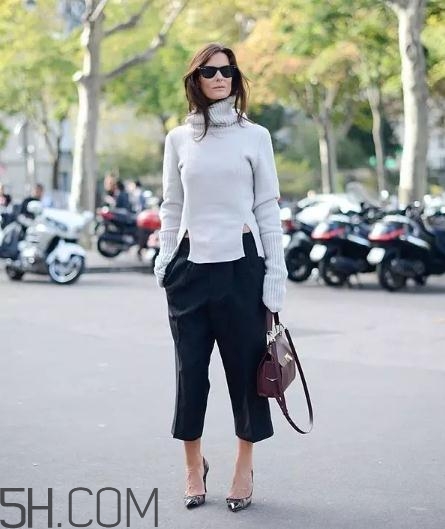 高領(lǐng)毛衣搭配什么褲子？高領(lǐng)毛衣下面穿什么？