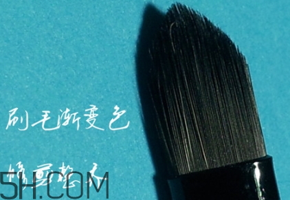 唇刷怎么用？唇刷怎么蘸取口紅