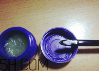 唇刷怎么用？唇刷怎么蘸取口紅