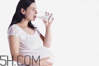 哪些孕媽不宜喝牛奶？準媽媽喝奶要注意什么？