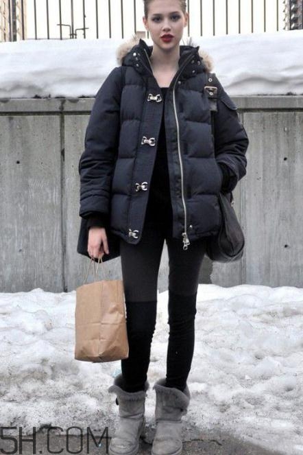 雪地靴搭配什么衣服？雪地靴搭配衣服圖片