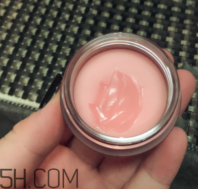 蘭芝夜間唇膜每次敷多厚？每次用多少？
