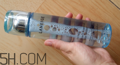 蘭芝水衡精華水油不油？適合油皮嗎？