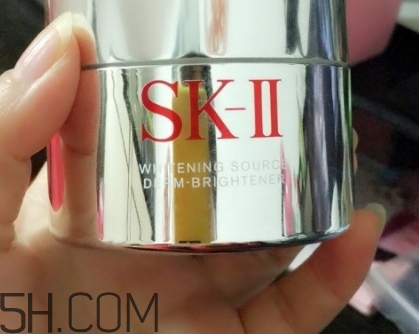 雅頓和sk2哪個(gè)好用？伊麗莎白雅頓和skii對(duì)比