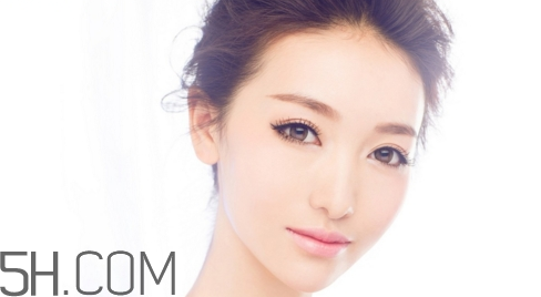 紋眼線后化妝了怎么卸妝？化妝棉和卸妝棉用法
